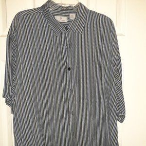 Men's short sleeve button down shirt